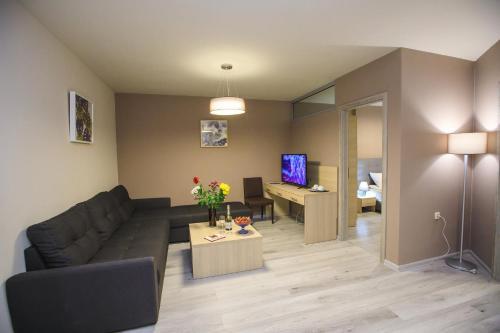 K & M Apartments