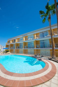 Hotel Apartamentos Karina