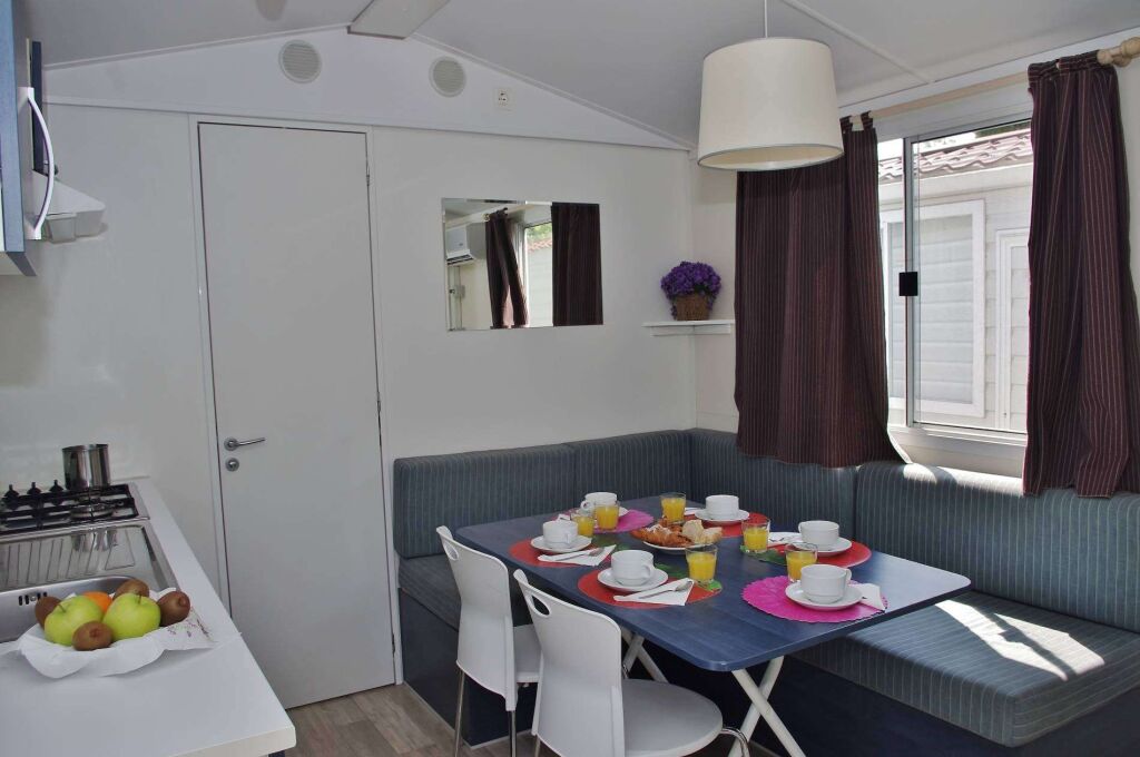 Hotel Camping Karavomilos Beach