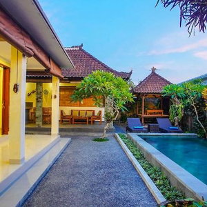 Hotel Puri Arta Villa cazare Ubud