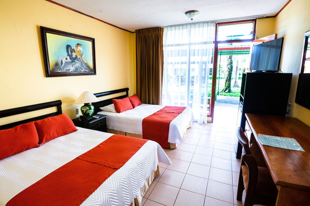 Hotel Amapola Resort