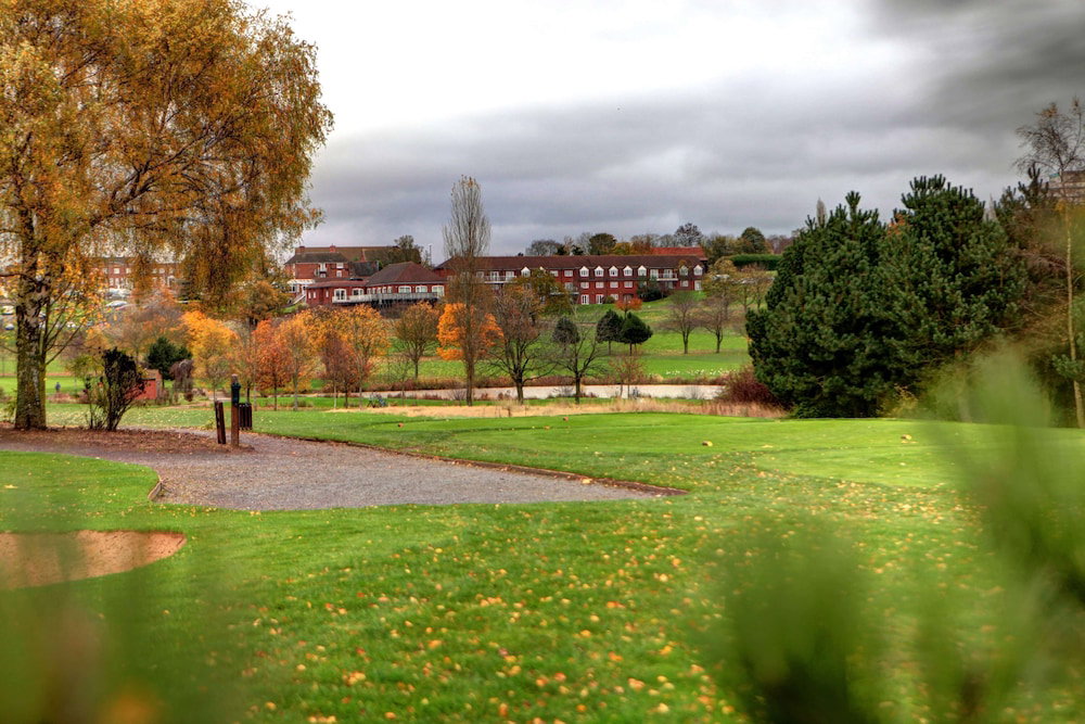 Windmill Village Hotel, Golf Club & Spa, Bw Signature Collection