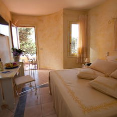 Hotel Club Esse Shardana cazare Santa Teresa Gallura