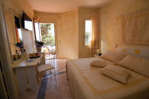 Hotel Club Esse Shardana cazare Santa Teresa Gallura