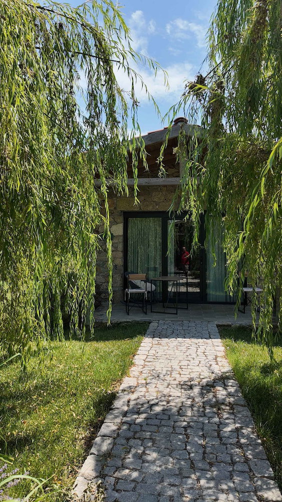 Hotel Mavriya