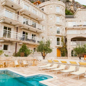 Hotel Pietra Mare Apartments cazare Petrovac na Moru