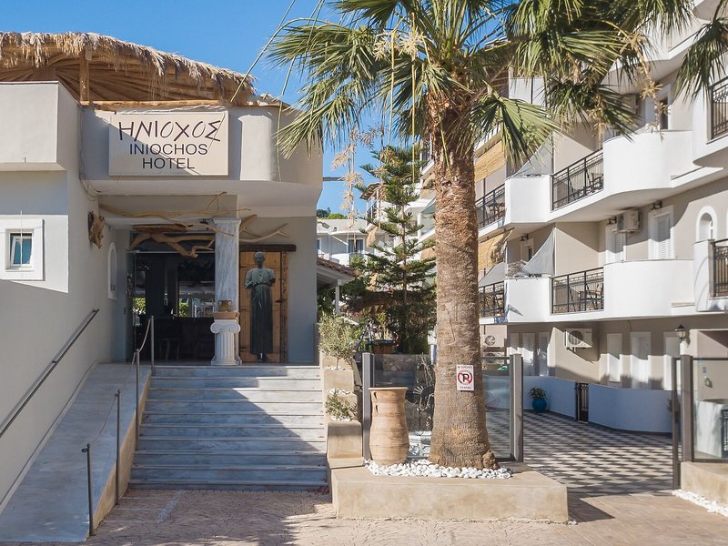 Iniohos Hotel