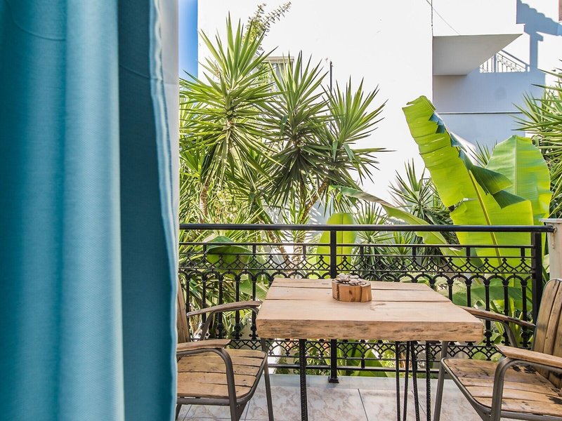 Iniohos Hotel