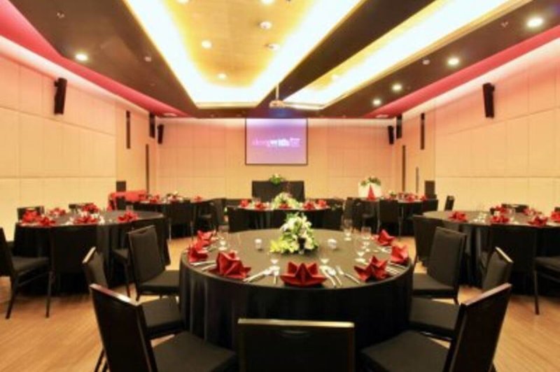Sleep With Me Design Hotel @ Patong