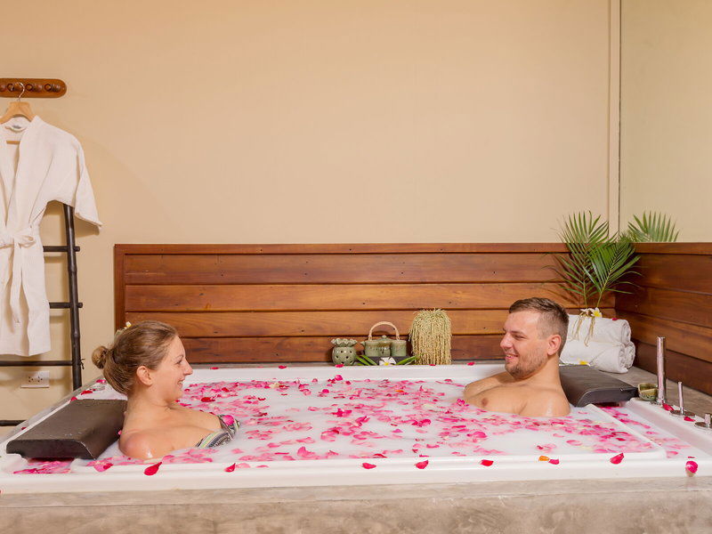 Hotel Naina Resort & Spa