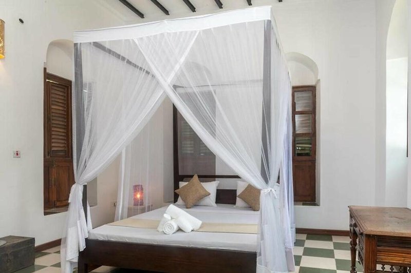 The Manor House By Sansi