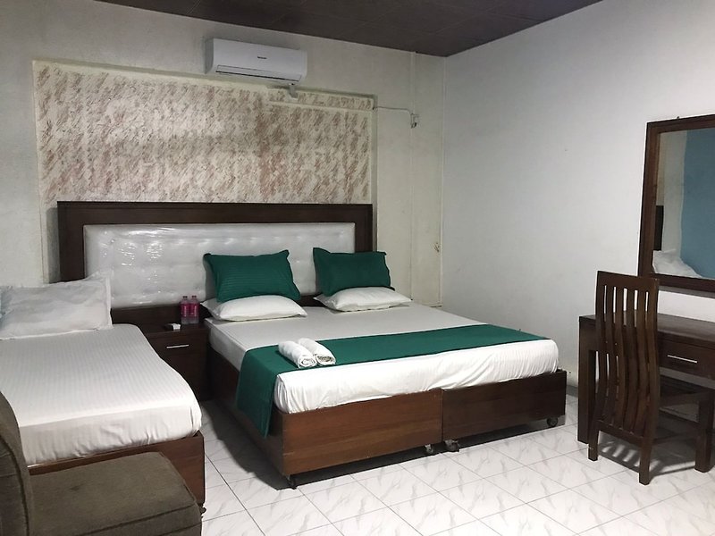 Hotel Metro Marine Drive Hotel