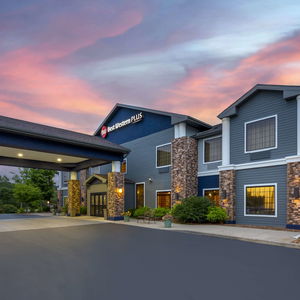 Hotel Best Western Plus Victor Inn & Suites cazare Victor