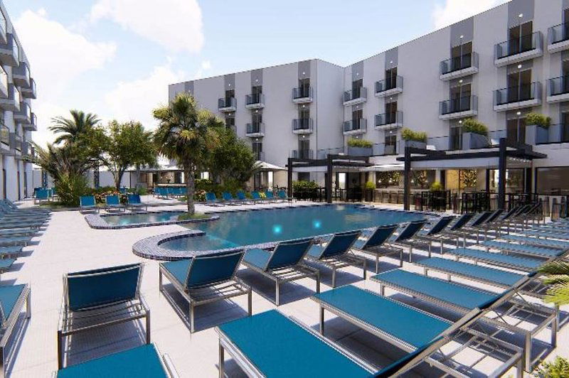 Hotel Pebbles Resort (Oct - May) / Bora Bora Ibiza-Malta Resort (Jun - Sep)