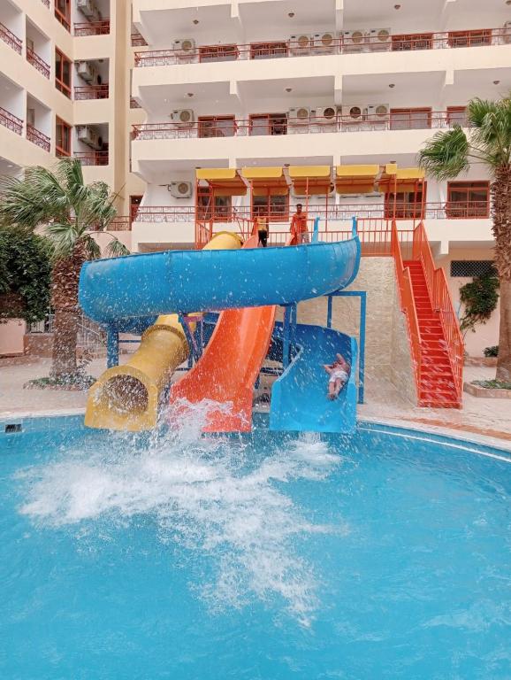 Empire Hotel Aqua Park
