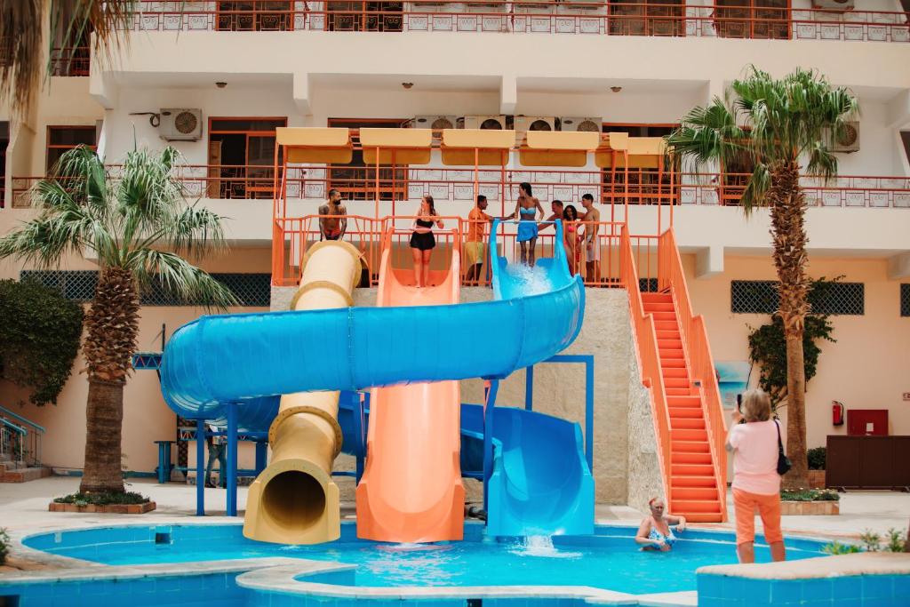 Empire Hotel Aqua Park