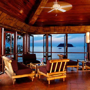 Hotel The Boathouse Phuket cazare Kata