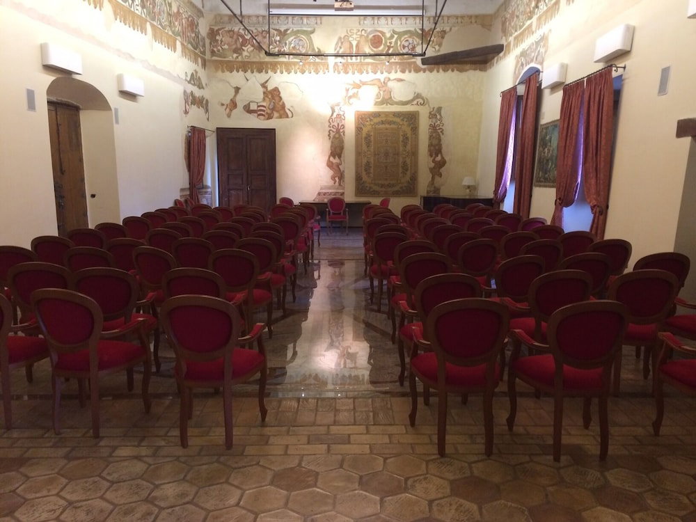 Hotel Castello Di Altomonte
