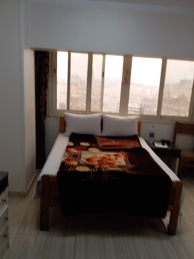 Hotel Isis Hotel 2 Hostel