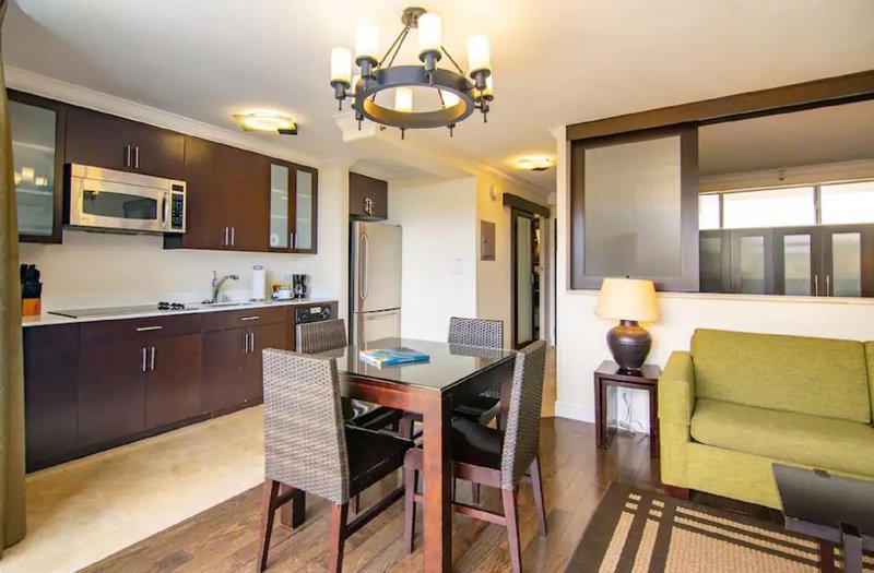 Regency On Beachwalk Waikiki By Outrigger