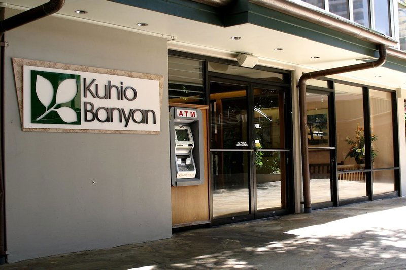 Hotel Kuhio Banyan