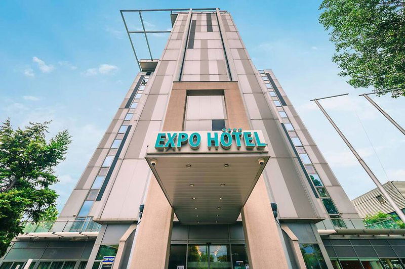 Hotel Expo Tower By Mellow Mood Hotels