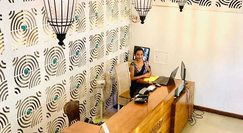 Hotel Thaproban Beach House