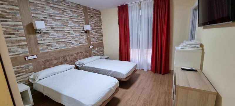 Hotel Hostal Gavilanes Ii