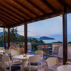 Sejur Iris Beach Hotel vacanta Peloponnese