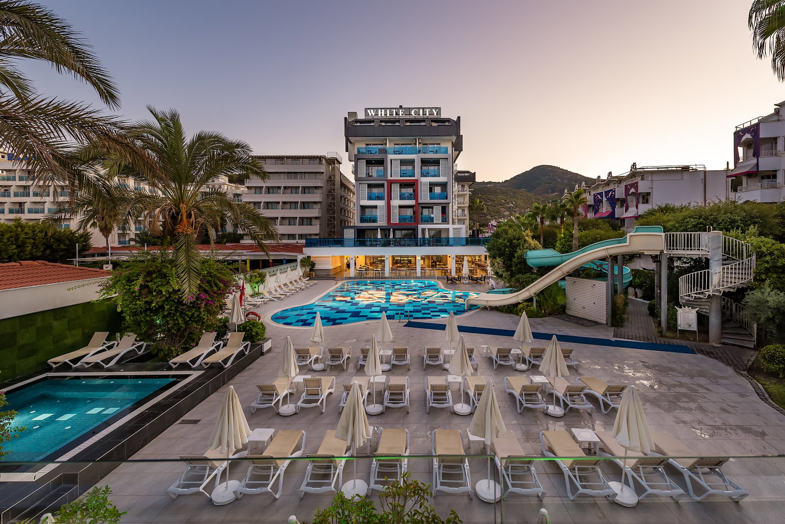 dal travel White City Beach Hotel