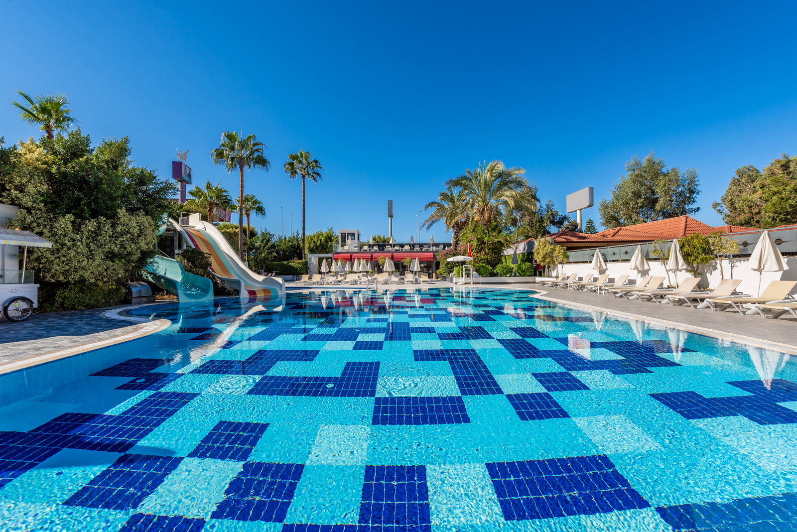 dal travel White City Beach Hotel