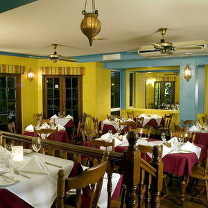 Hotel Cairns Queenslander Hotel & Apartments cazare Cairns