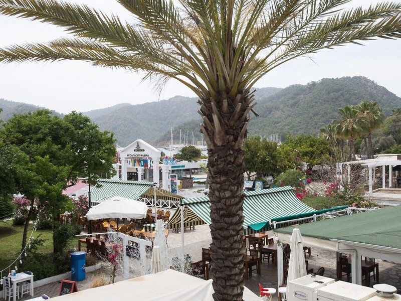 Hotel Dedeminn Marina Hotel