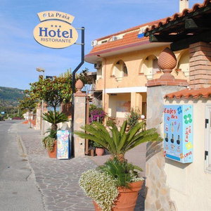 Hotel Hotel La Praia cazare Zambrone