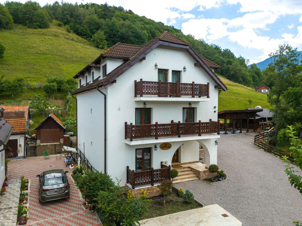 . Branovia Camere de Inchiriat