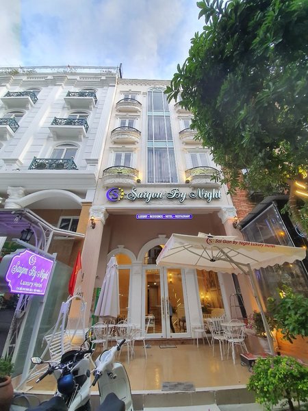 Hotel Saigon By Night Luxury Hotel