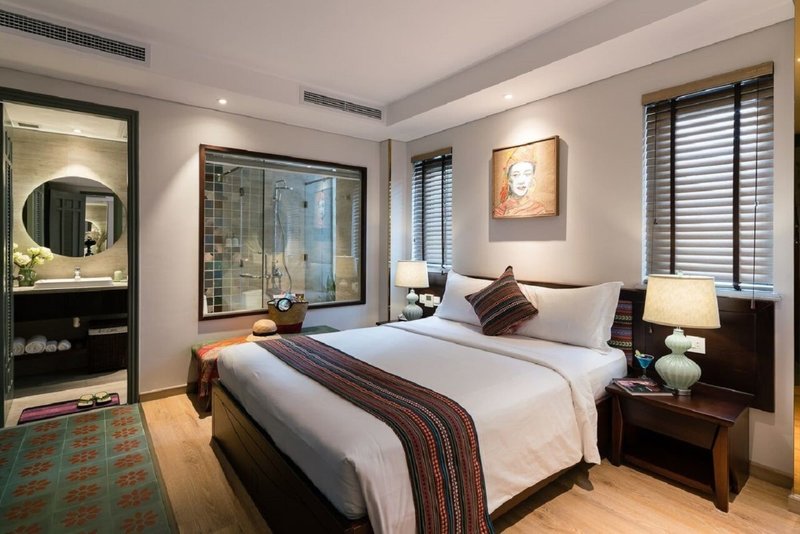 Au Lac 1 Hotel