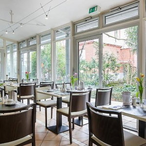 Hotel Am Schillerpark cazare Esslingen