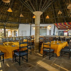 Hotel Bahari Dhow Beach Villas cazare Mombasa