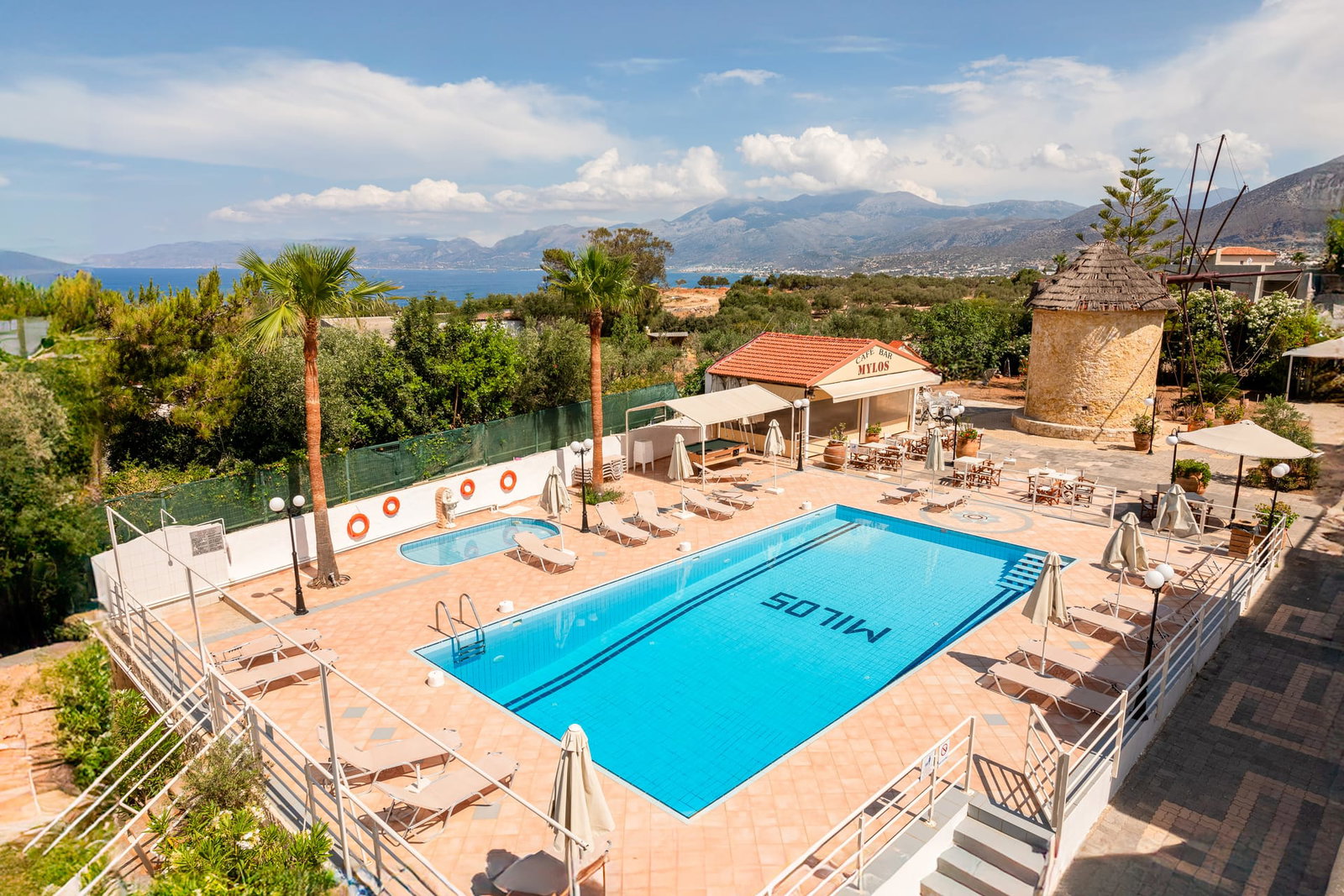 Mylos Apartments