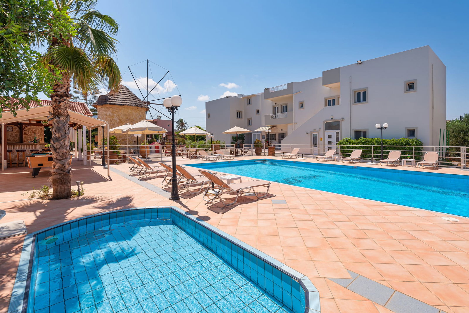 Mylos Apartments
