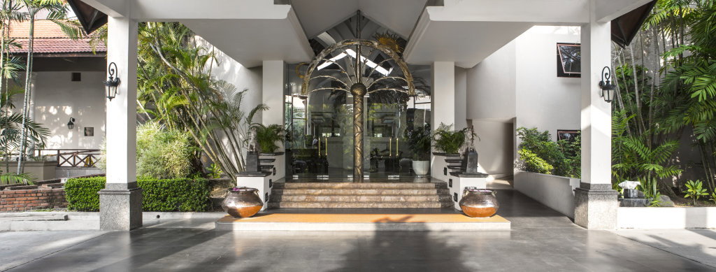 Royal Palms Beach Hotel