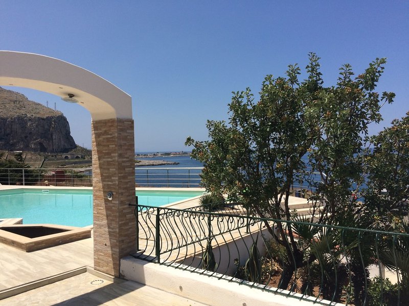 Hotel Bellevue Del Golfo