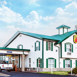 Hotel Super 8 By Wyndham 100 Mile House cazare 100 Mile House