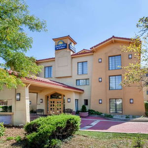 Hotel Days Inn & Suites By Wyndham Arlington Heights cazare Arlington Heights