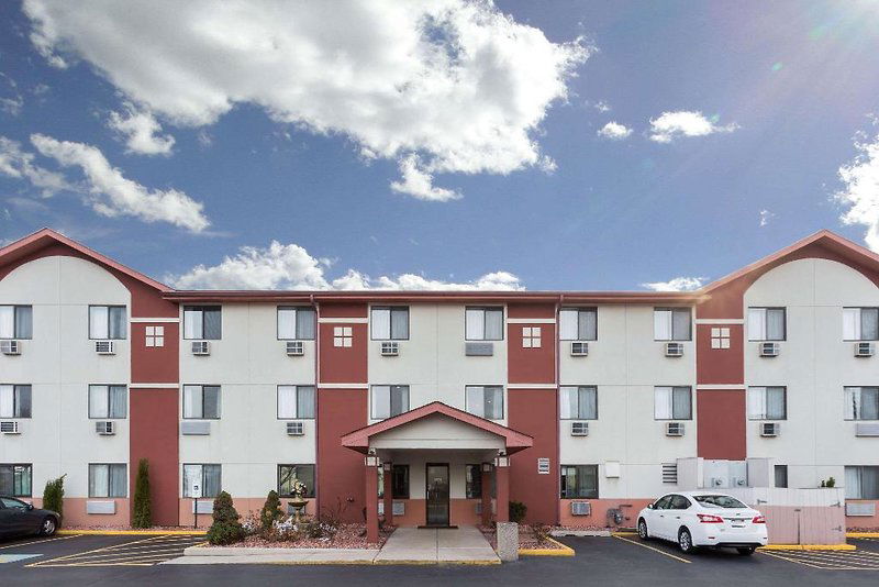 Hotel Super 8 By Wyndham Mundelein/Libertyville Area