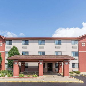 Hotel Super 8 By Wyndham St. Charles cazare St. Charles