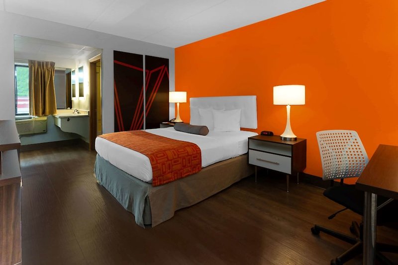 Hotel Howard Johnson By Wyndham Waukegan Great Lakes