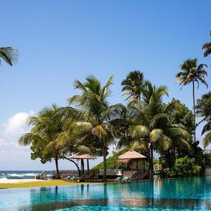Hotel Sri Sharavi Beach Villas & Spa cazare Kamburugamuwa
