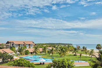 Hotel The Calm Resort & Spa